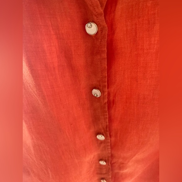 Uniqlo linen sleeves shirt with pretty buttons - Picture 2 of 4